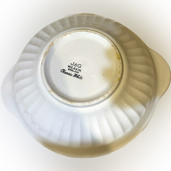 ANTIQ J.&G. MEAKIN ENGLAND CLASSIC WHITE covered vegetable dish 10” hndl 2 hndl - Picture 6 of 7